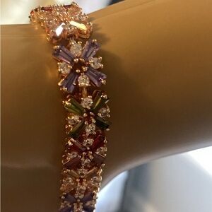 Elegant Multicolor Floral Bracelet